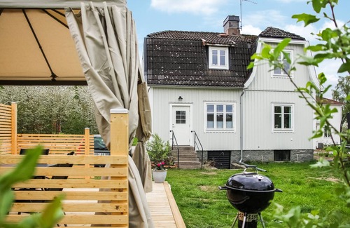 Tingsryd Municipality House | Discover a Cozy Vacation Home with Lake View in Tingsryd