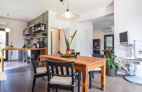 Trabia House | Idyllic 3 Bedroom Retreat with Ocean Views in Trabia