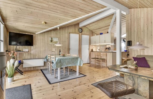 Tranekaer House | Inviting 3-Bedroom Accommodation with Ocean Views in Tranekær