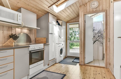 Tranekaer House | Inviting 3-Bedroom Accommodation with Ocean Views in Tranekær