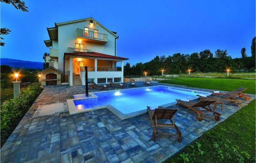 Trilj House | Inviting Trilj Home with Kitchen, Pool & Hot Tub Access