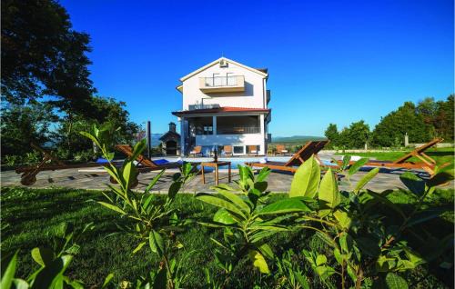 Trilj House | Inviting Trilj Home with Kitchen, Pool & Hot Tub Access