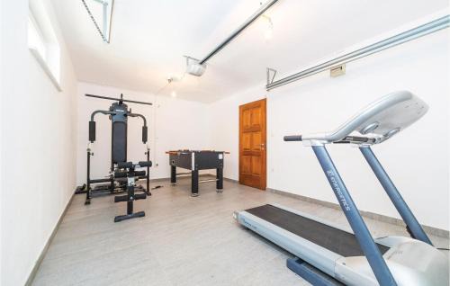 Trilj House | Inviting Trilj Home with Kitchen, Pool & Hot Tub Access