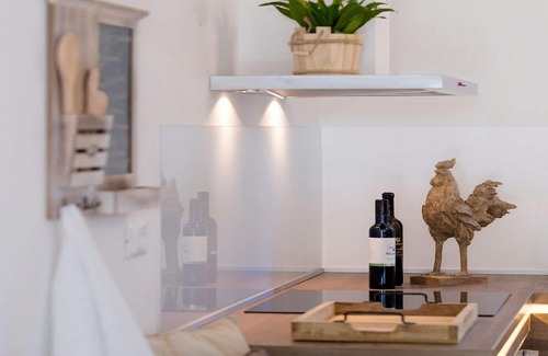 Vardica House | Spacious 2-Bedroom Retreat with Pool in Umag, Pet Friendly