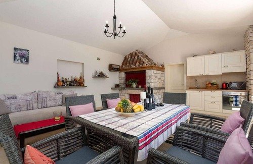 Valica House | Ideal 4 Bedroom Accommodation with Oceanfront Views in Umag
