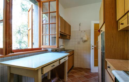 Montecopiolo House | Cozy Home in Di Montecopiolo with Kitchen & Pet Friendly