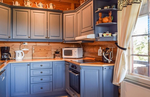 Vegarshei House | Experience a Cozy Log Cabin with Private Pool and Sauna