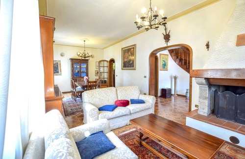 Ex Campo d'Aviazione House | Beachside Cottage with Ocean Views and Family-Friendly Amenities