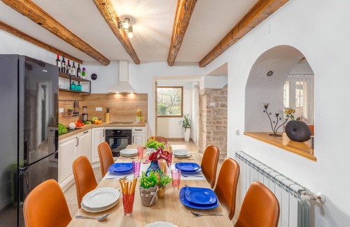 Gajana House | Family-Friendly Coastal Retreat with Pool and Spa Amenities
