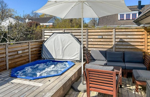 Svarte House | Relaxing 5 Bedroom Coastal Retreat in Ystad with Spa