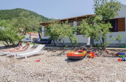 Zuljana House | Comfortable 2-Bedroom Retreat with Oceanfront Views