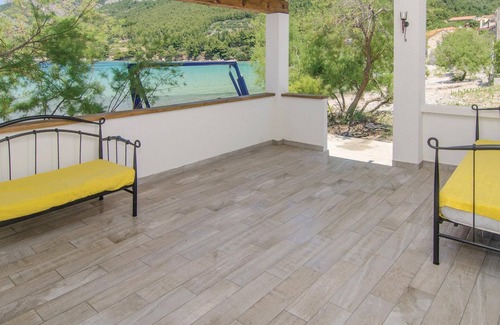 Zuljana House | Comfortable 2-Bedroom Retreat with Oceanfront Views