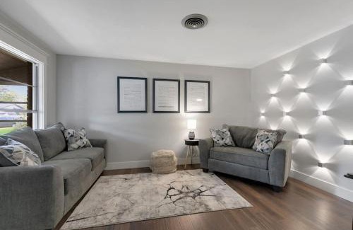 Fredericksburg House | Inviting Home with Grill, Steps from Main Street