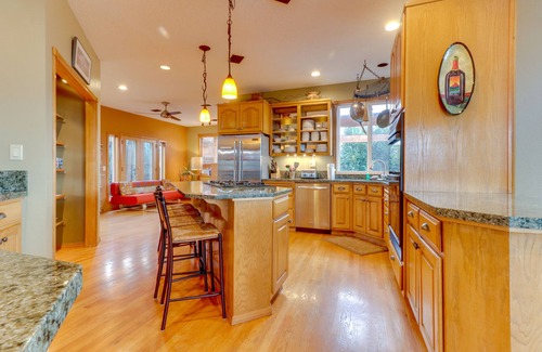 White Salmon House | Relaxing Retreat with Hot Tub and Scenic River Views
