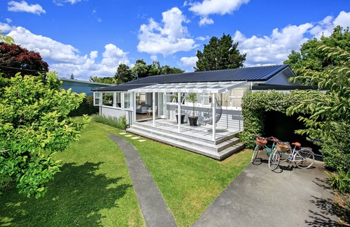 Point Wells House | Relaxing Retreat with Hot Tub & Sauna at Omaha Estuary