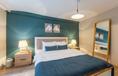 Ortakoy Apartment | Inviting House with Lush Garden in Besiktas, Pet-Friendly Stay