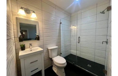 Los Angeles Villa | Convenient L.A. Retreat: Ideal for Family Fun & Relaxation