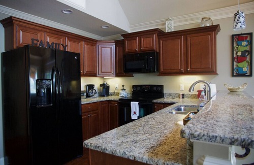 Lyman House | Picturesque Lake House with Sunset Views & Spa Amenities