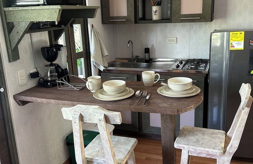 El Penol Cabin | GORGEOUS LAKE VIEW CABIN - COUPLE-BREAKFAST INCLUDED-