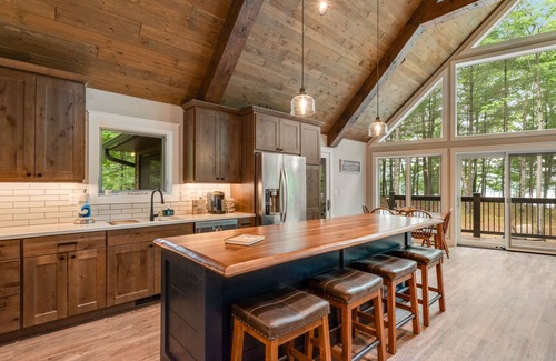 Lac du Flambeau House | Lakefront Retreat with Private Dock, Kayaks & Firepit