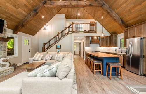 Lac du Flambeau House | Lakefront Retreat with Private Dock, Kayaks & Firepit