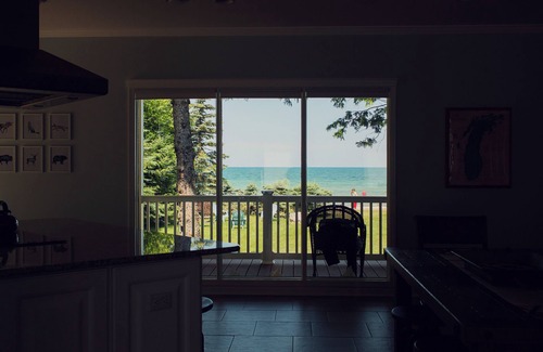 Mackinaw City House | Lakefront Beauty with Ocean Views - Top-Rated Mackinaw City