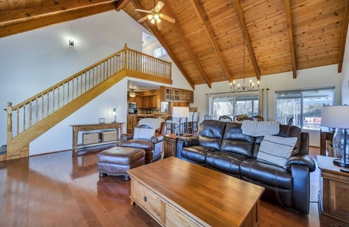 Lakeport House | Beautiful Lakefront Home with Private Dock & Breakfast