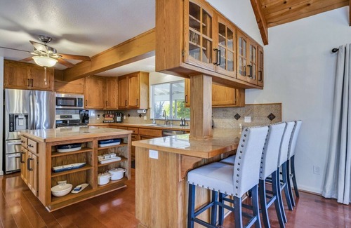 Lakeport House | Beautiful Lakefront Home with Private Dock & Breakfast