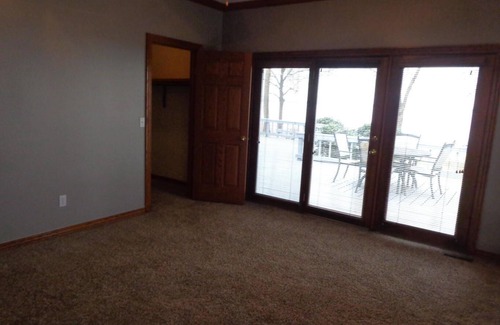 Afton House | Serene Waterfront Retreat: Boating, Fishing & Ocean View