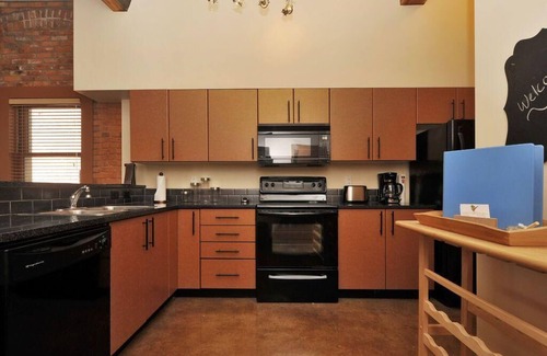Downtown Victoria Condo | Newly Listed Oceanfront Condo in Old Town Victoria