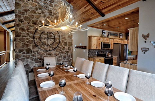 Chalet Village North Cabin | Unforgettable Cabin Escape with Breathtaking Views & Theater