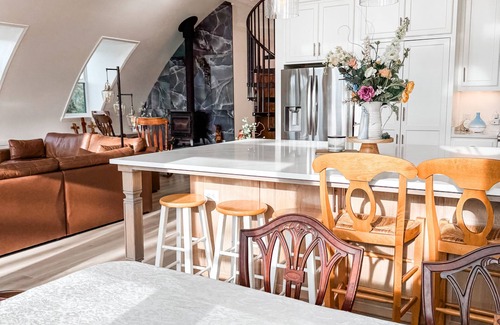 Grand Saline House | Stylish Quonset Retreat with Spa and Scenic Country Views