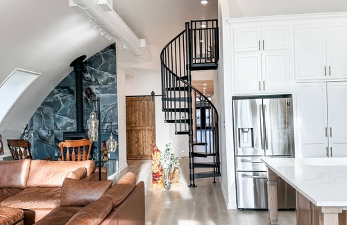 Grand Saline House | Stylish Quonset Retreat with Spa and Scenic Country Views