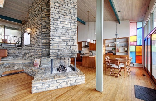 Burnet House | Gorgeous MCM Lake House: Incredible Views & Relaxing Amenities
