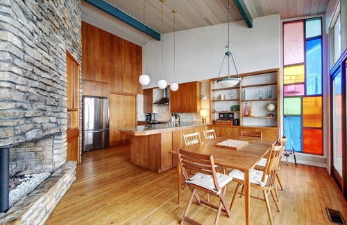 Burnet House | Gorgeous MCM Lake House: Incredible Views & Relaxing Amenities