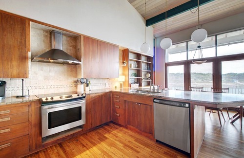 Burnet House | Gorgeous MCM Lake House: Incredible Views & Relaxing Amenities
