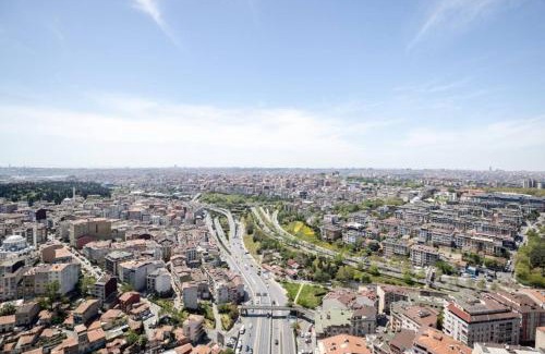 Bomonti Apartment | Modern 1bd Condo with Pool, Gym & Scenic Views - Pet Friendly