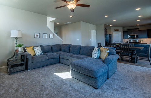Tri-Cities House | Modern Farmhouse Retreat in Tri Cities, WA - Pet Friendly Stay