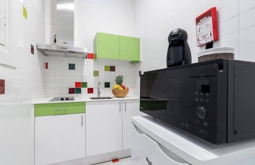 Lordelo do Ouro e Massarelos Apartment | Modern Apartment Retreat with Spa & Pet-Friendly Options