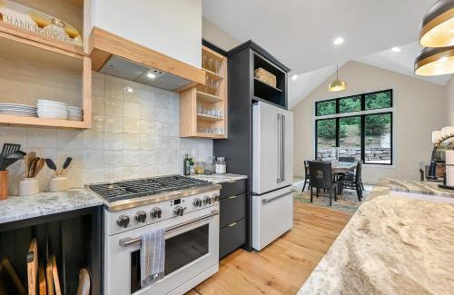 Mill Spring House | Modern Mountain Retreat with Hot Tub & Family-Friendly Vibes