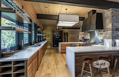 Minett Cottage | Modern Muskoka Masterpiece with Dockside Cabana & Ocean View