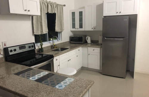 Kingston Apartment | Stylish Modern Apartment in the Heart of Kingston City