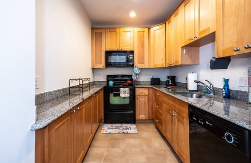 Columbia Heights Apartment | Modern Serviced Apartment with Kitchen & Top Guest Rating
