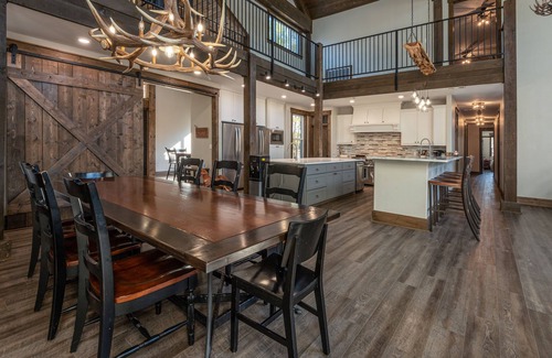 Gowen Cabin | Premier Mountain Lodge on Private Lake - Perfect for Groups