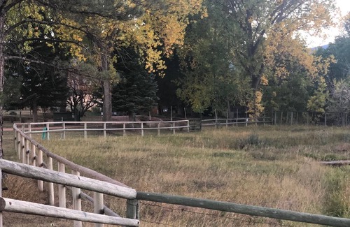 Sheridan House | Discover Scenic Mountain Views at Our Idyllic Ranch Retreat