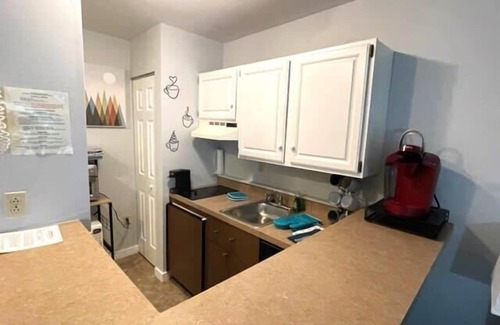 Hancock Apartment | Idyllic Mountain View Suite with Ski Access at Jiminy