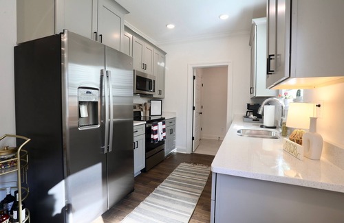 Oxford Condo | Gorgeous NEW Townhome - Close to Campus & Jackson Ave!