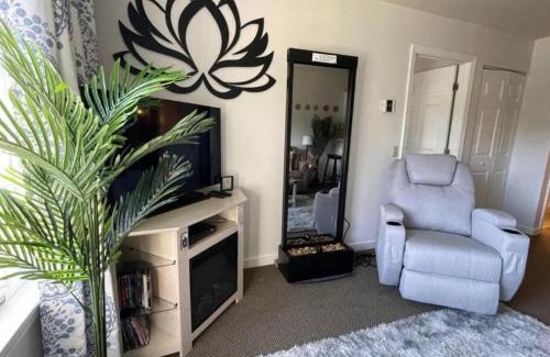 Hancock Apartment | Zen Suite for 4 at Jiminy: Pool Access & Ski On/Off
