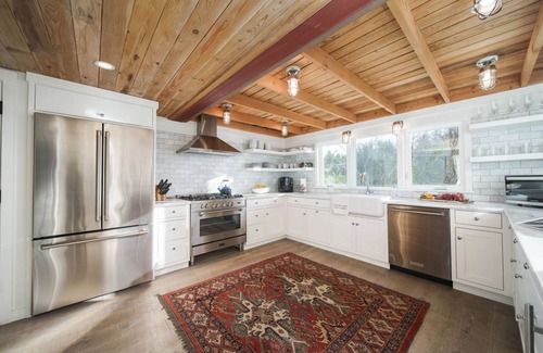 Neahkahnie Beach House | Oceanview Retreat with Hot Tub & Chef's Kitchen Nearby Beach