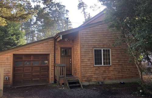 Manzanita House | Inviting Oak & Cedar House Steps from Manzanita Beach